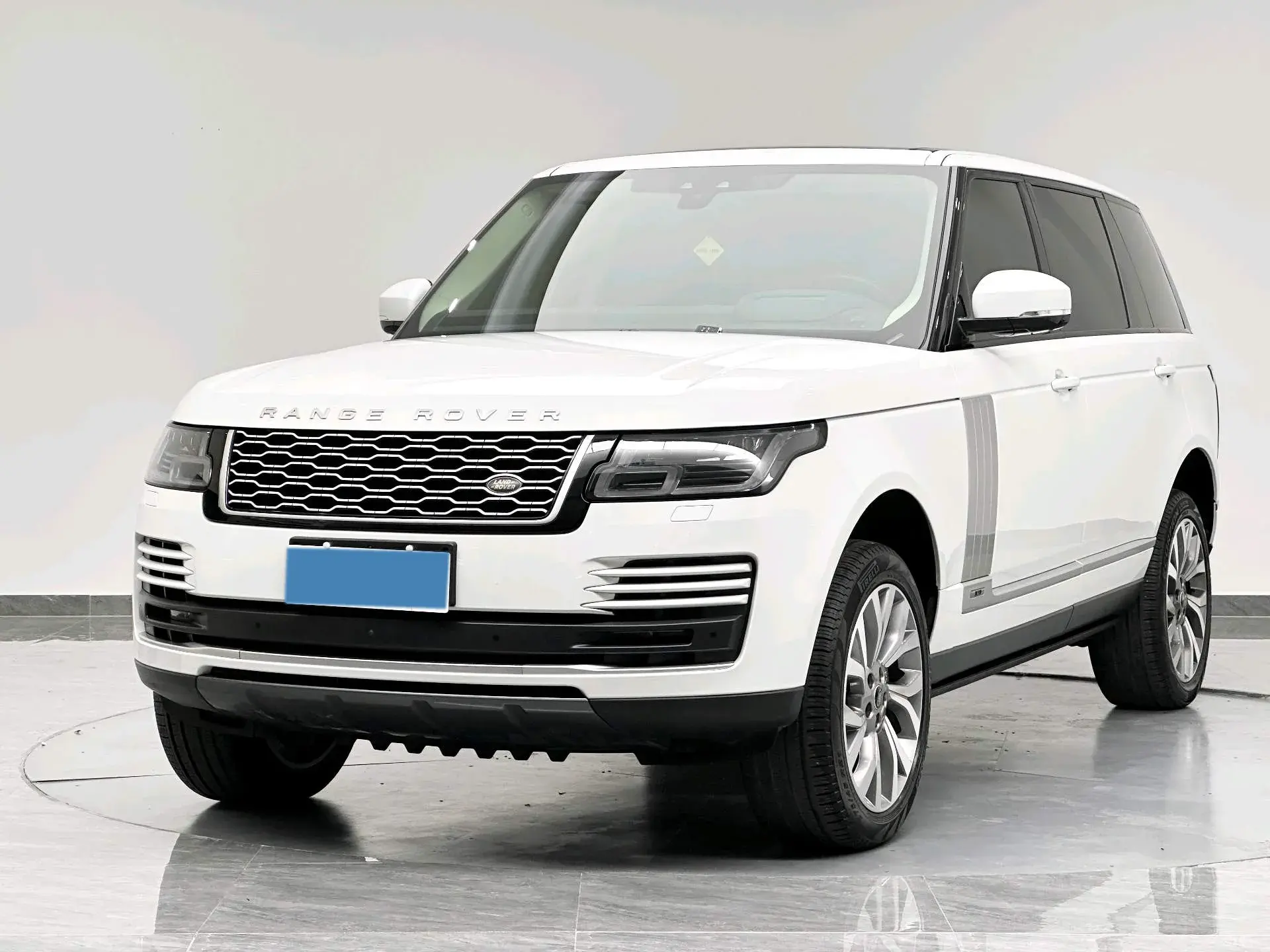 2021 LAND ROVER view 1
