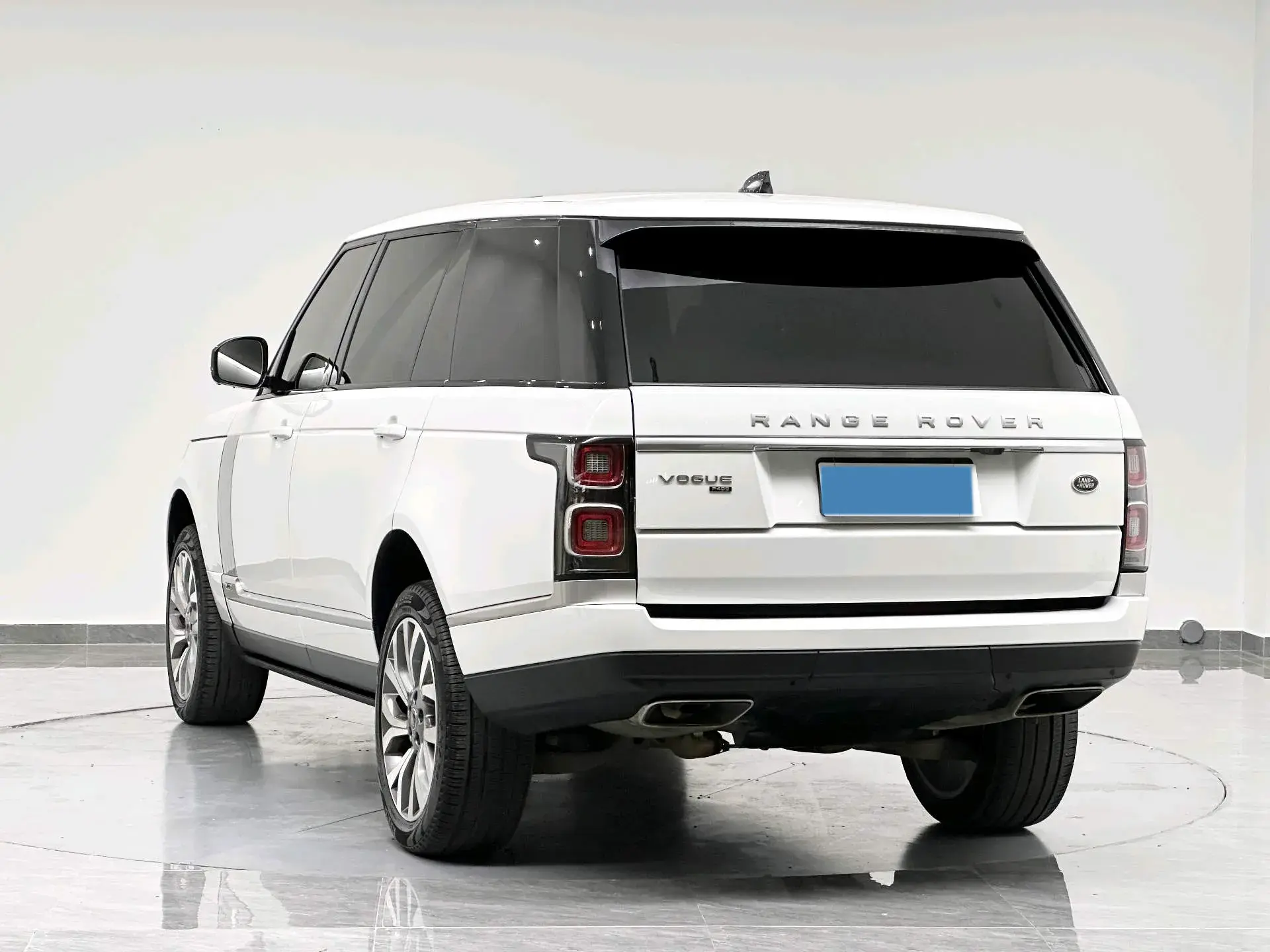 2021 LAND ROVER thumbnail 4