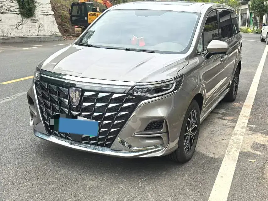 2025 ROEWE IMAX8 view 1