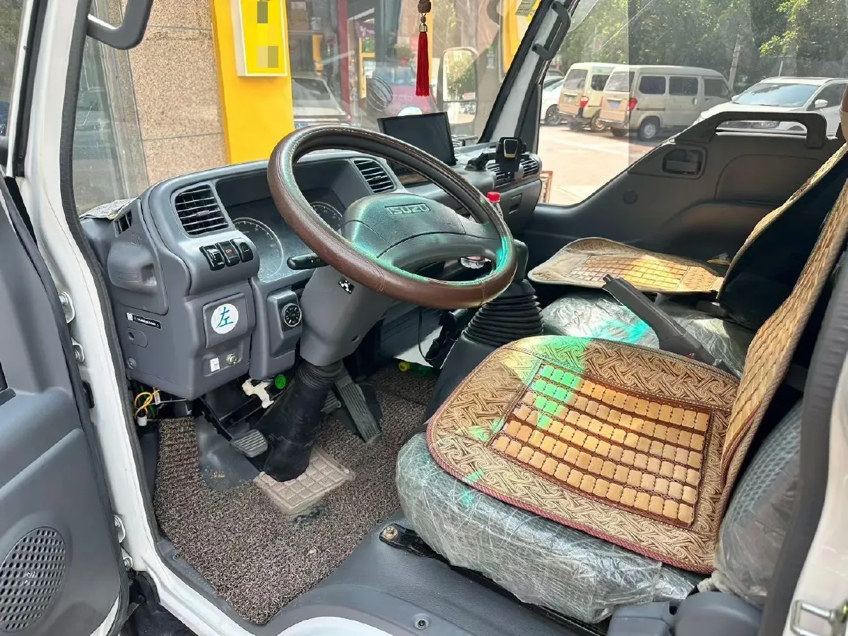 2025 Isuzu Light Truck 5MT,autocango,china used car exporter,china ev exporter,chinese used car exporter,chinese used ev exporter