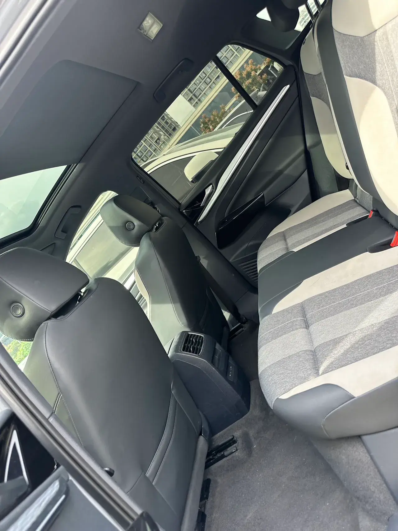 2021 VOLKSWAGEN ID.4 thumbnail 3