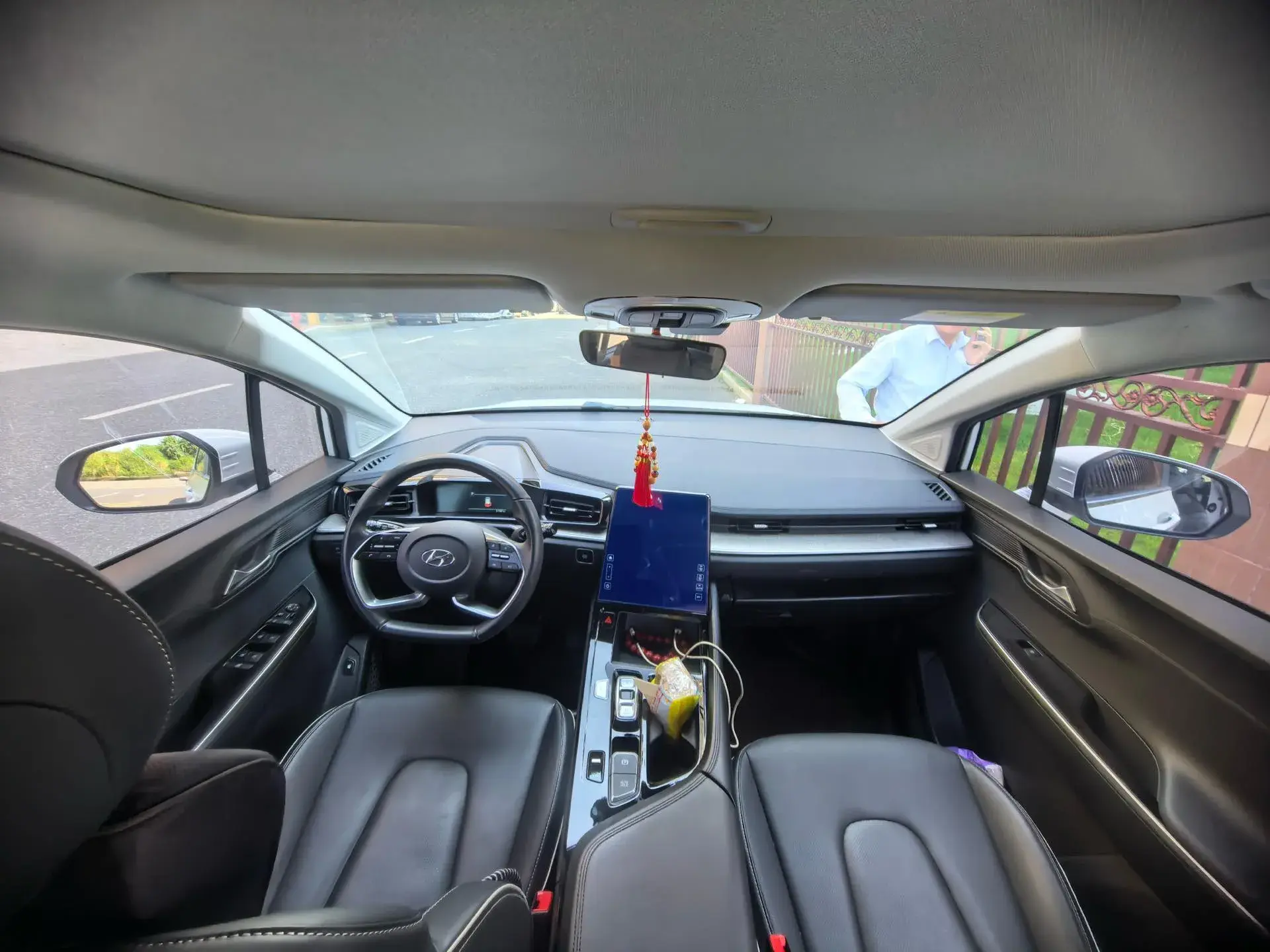 2024 HYUNDAI CUSTO thumbnail 3