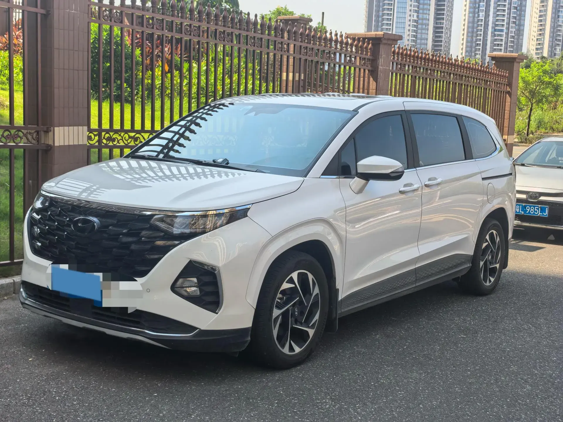 2024 HYUNDAI CUSTO view 1