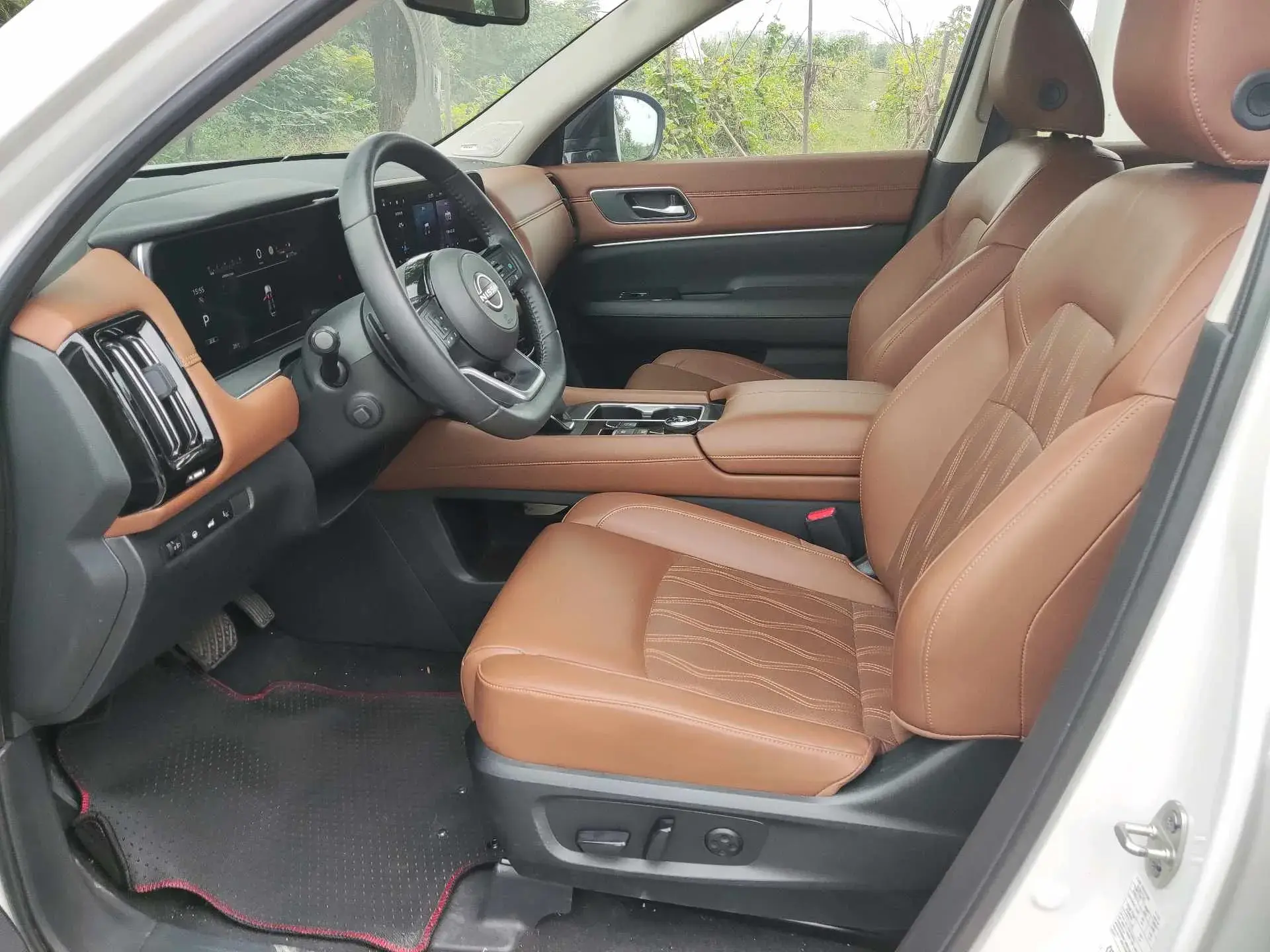 2024 NISSAN PATHFINDER thumbnail 4