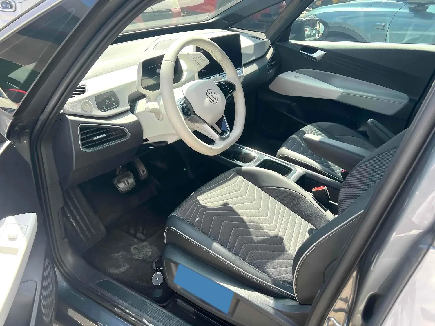 2025 VOLKSWAGEN ID.3 thumbnail 4