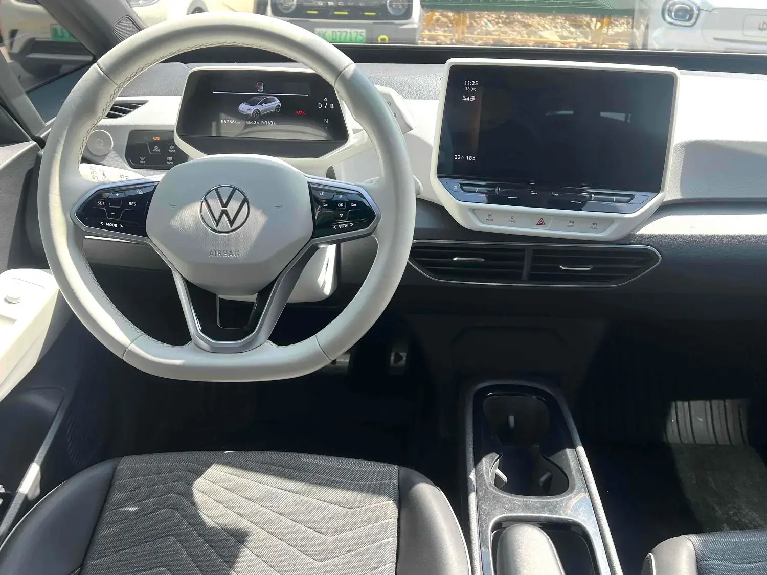 2025 VOLKSWAGEN ID.3 thumbnail 3