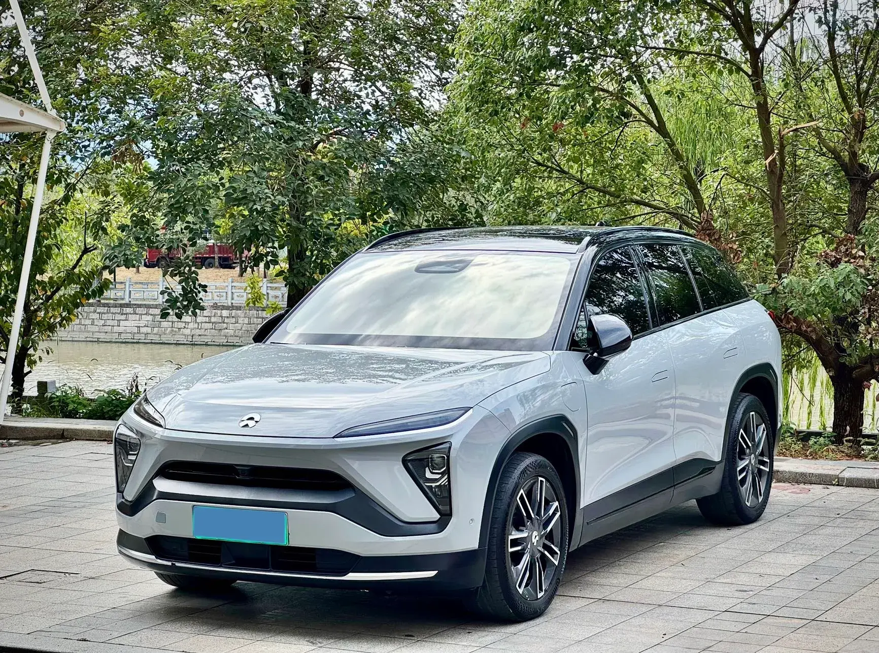 2020 NIO ES6 view 1