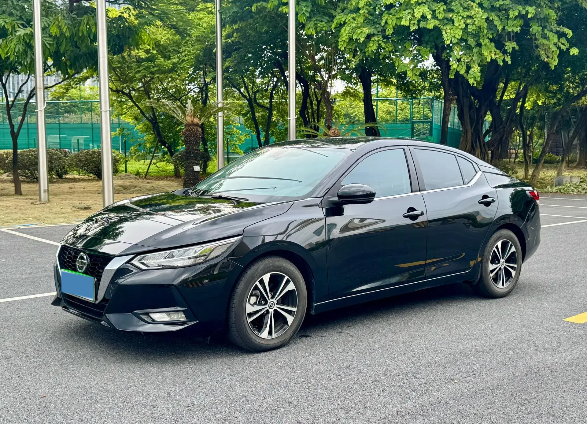 2023 NISSAN SYLPHY view 1