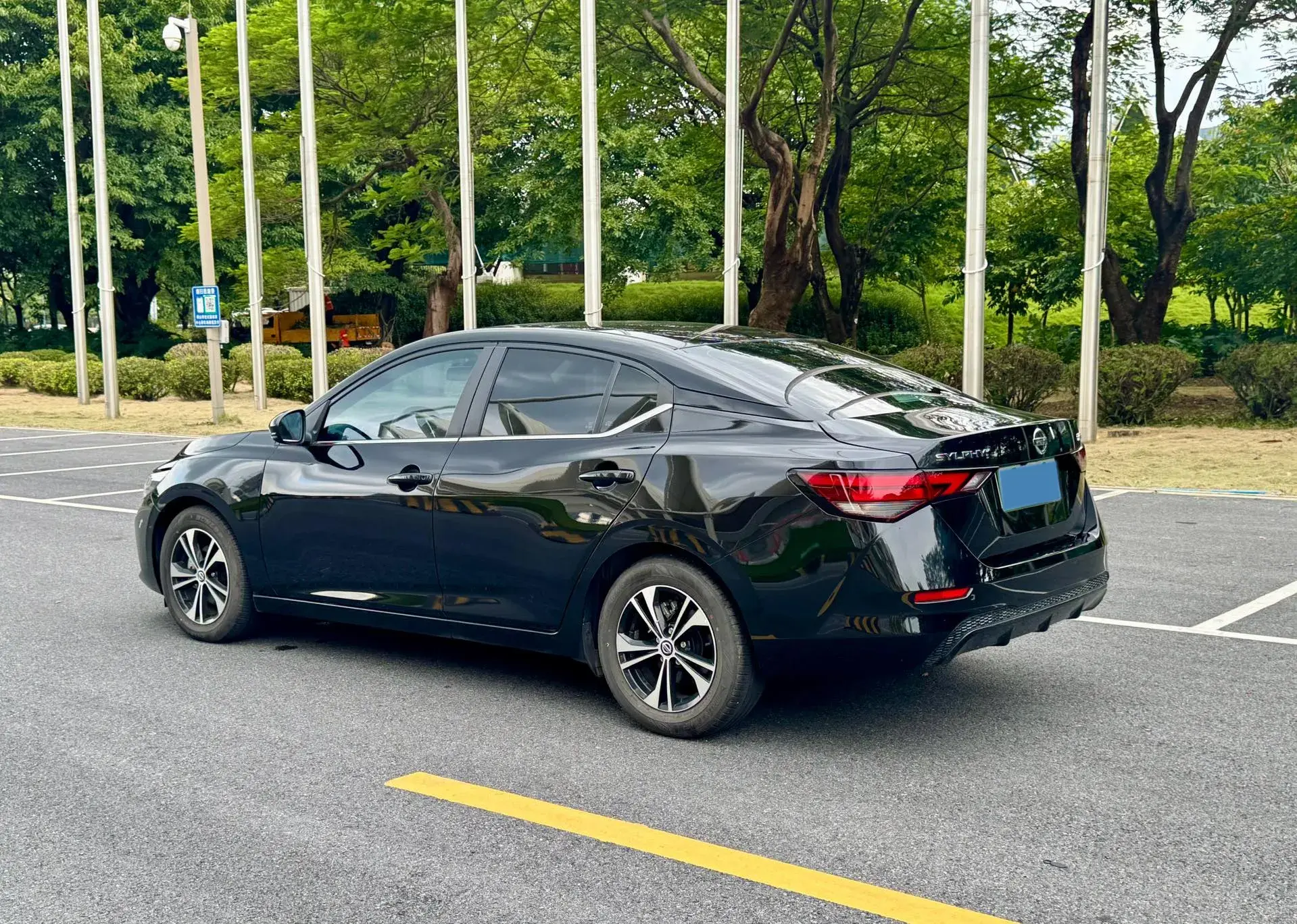 2023 NISSAN SYLPHY thumbnail 3