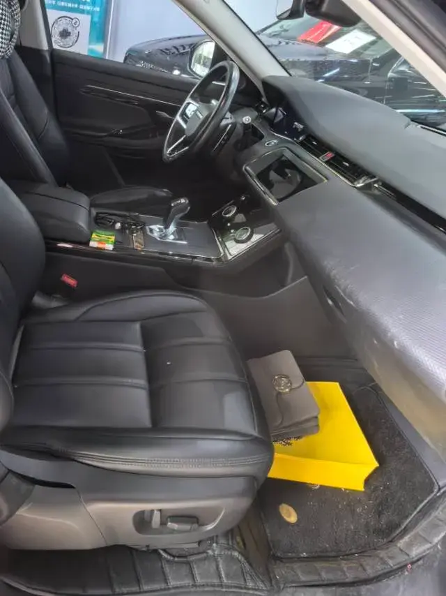 2021 LAND ROVER thumbnail 2