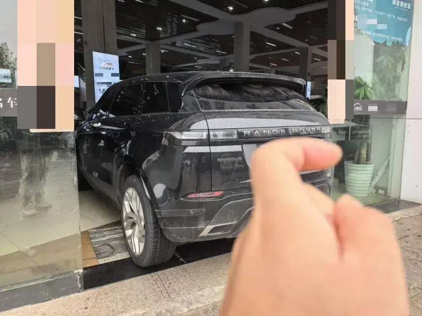 2021 LAND ROVER thumbnail 4