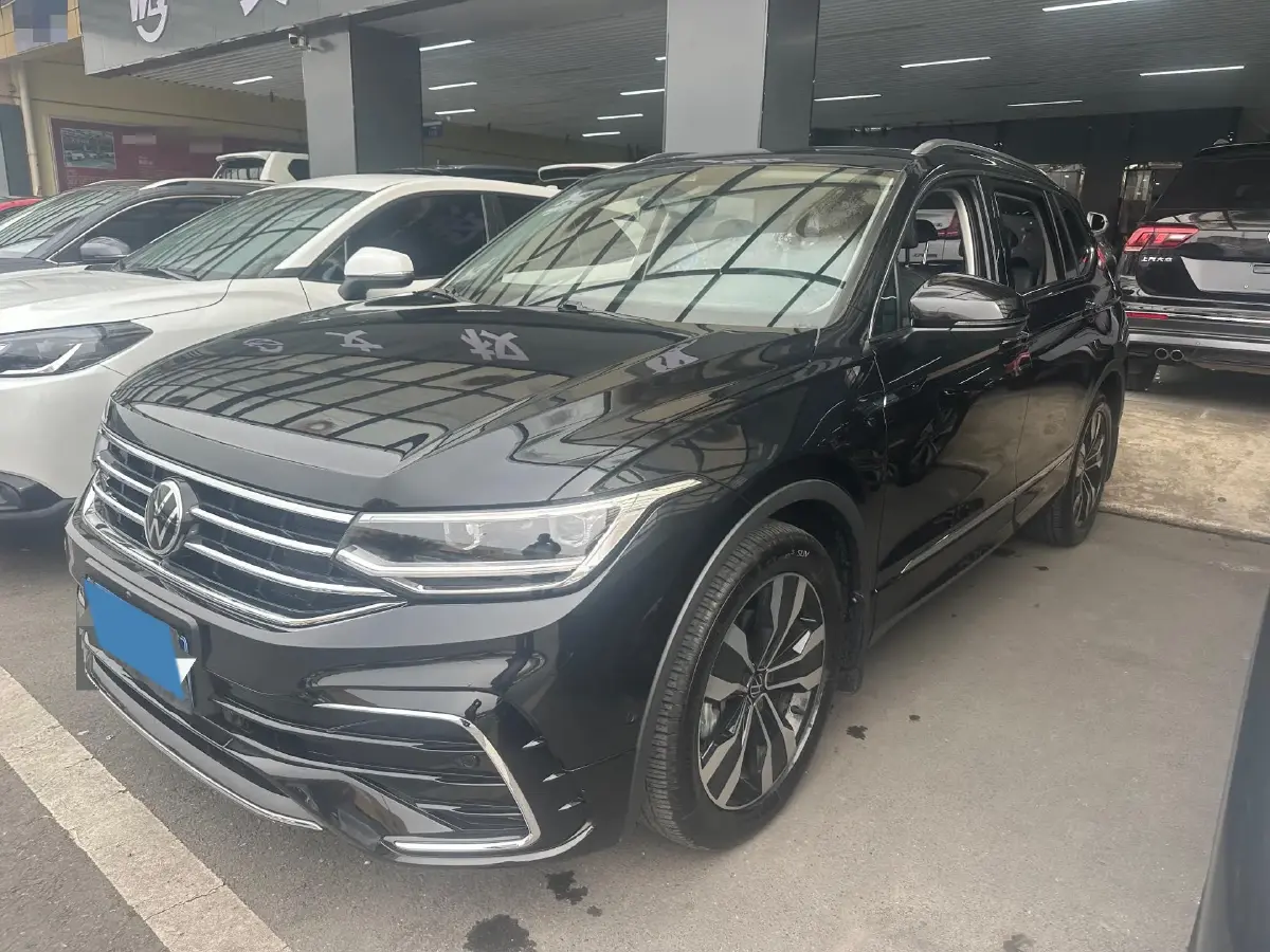 2023 Volkswagen Tiguan L 2.0T 186HP L4 7DCT