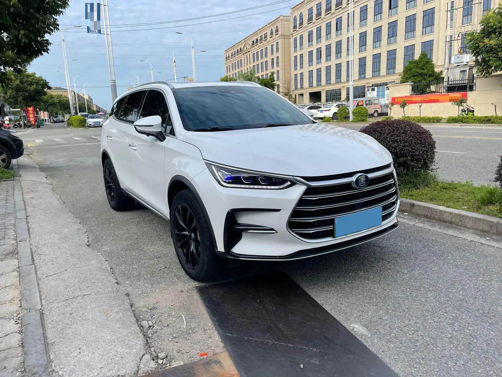 2021 BYD TANG thumbnail 3