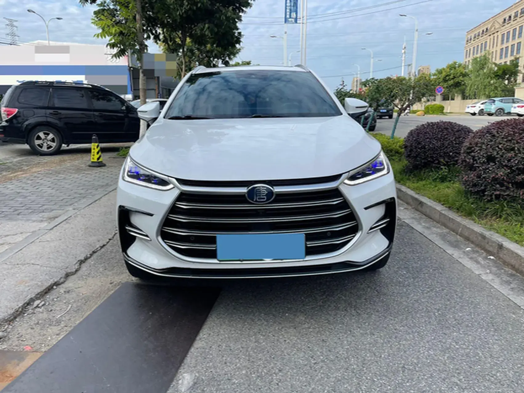 2021 BYD TANG thumbnail 2