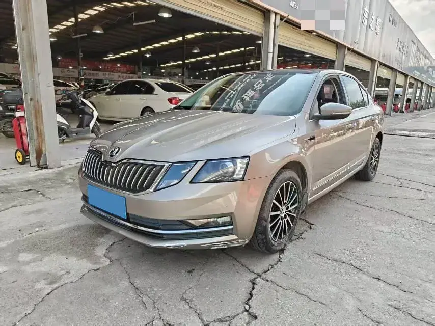 2018 SKODA OCTAVIA view 1