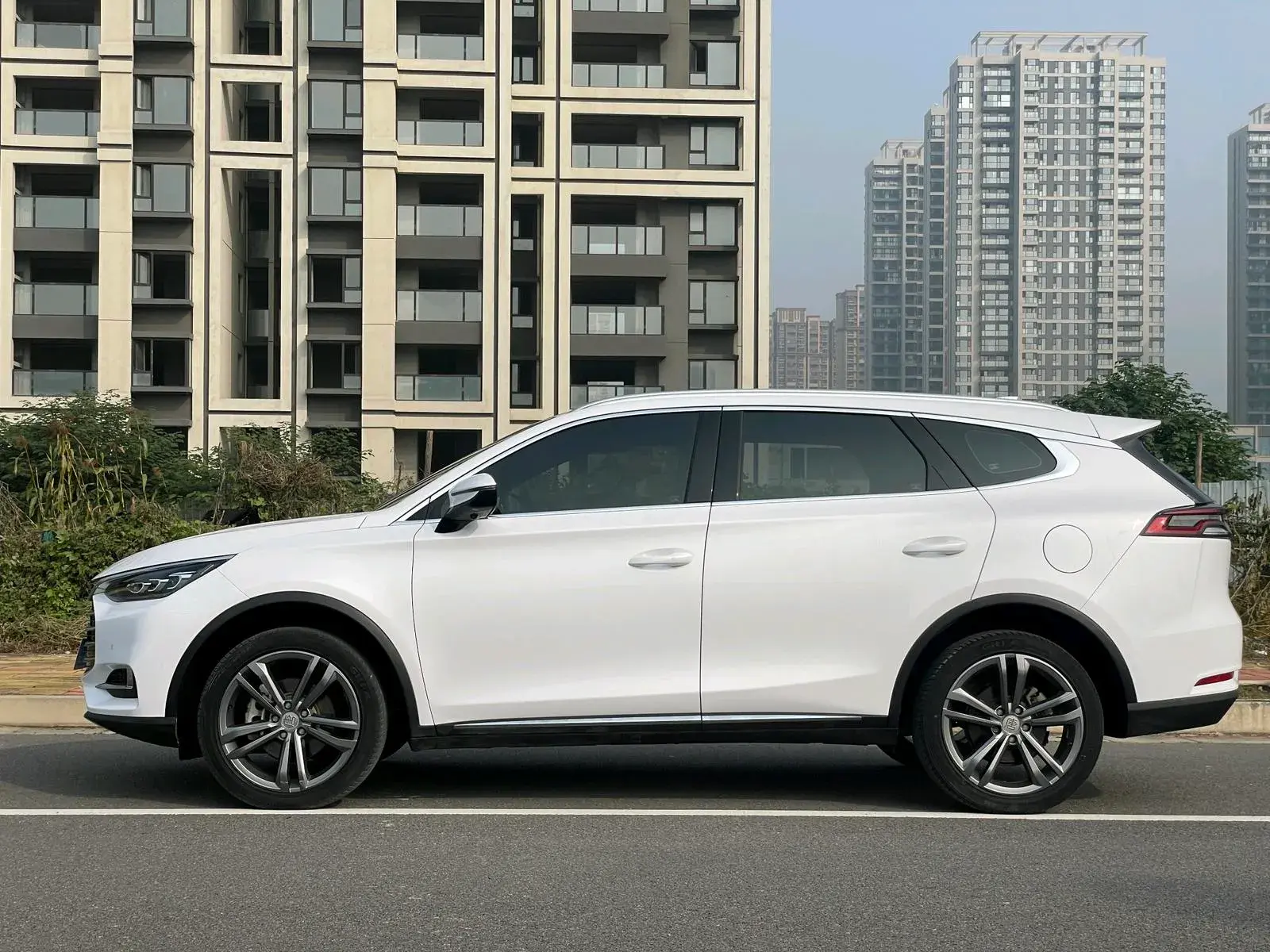 2021 BYD TANG thumbnail 3