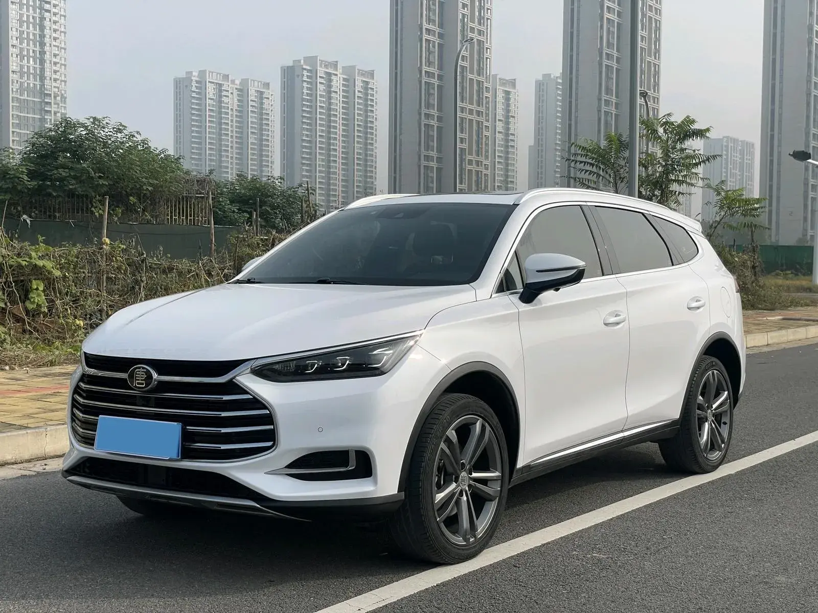 2021 BYD TANG view 1