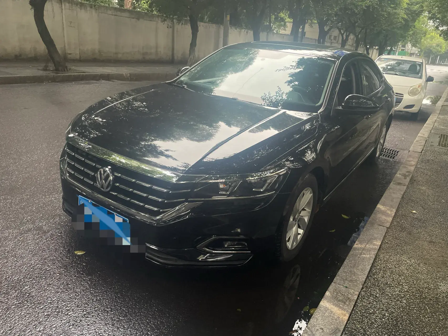 2019 VOLKSWAGEN PASSAT view 1