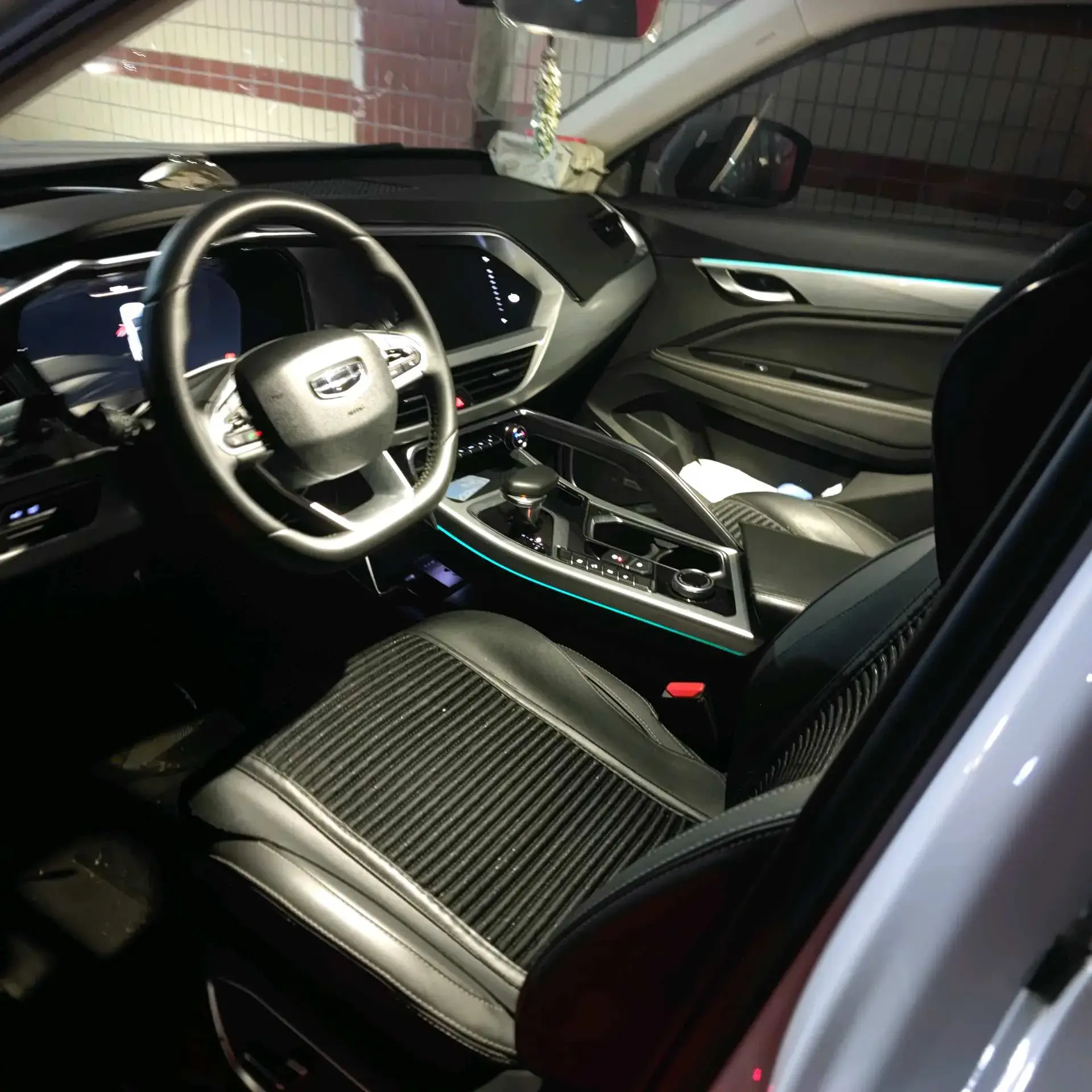 2019 GEELY TUGELLA thumbnail 3