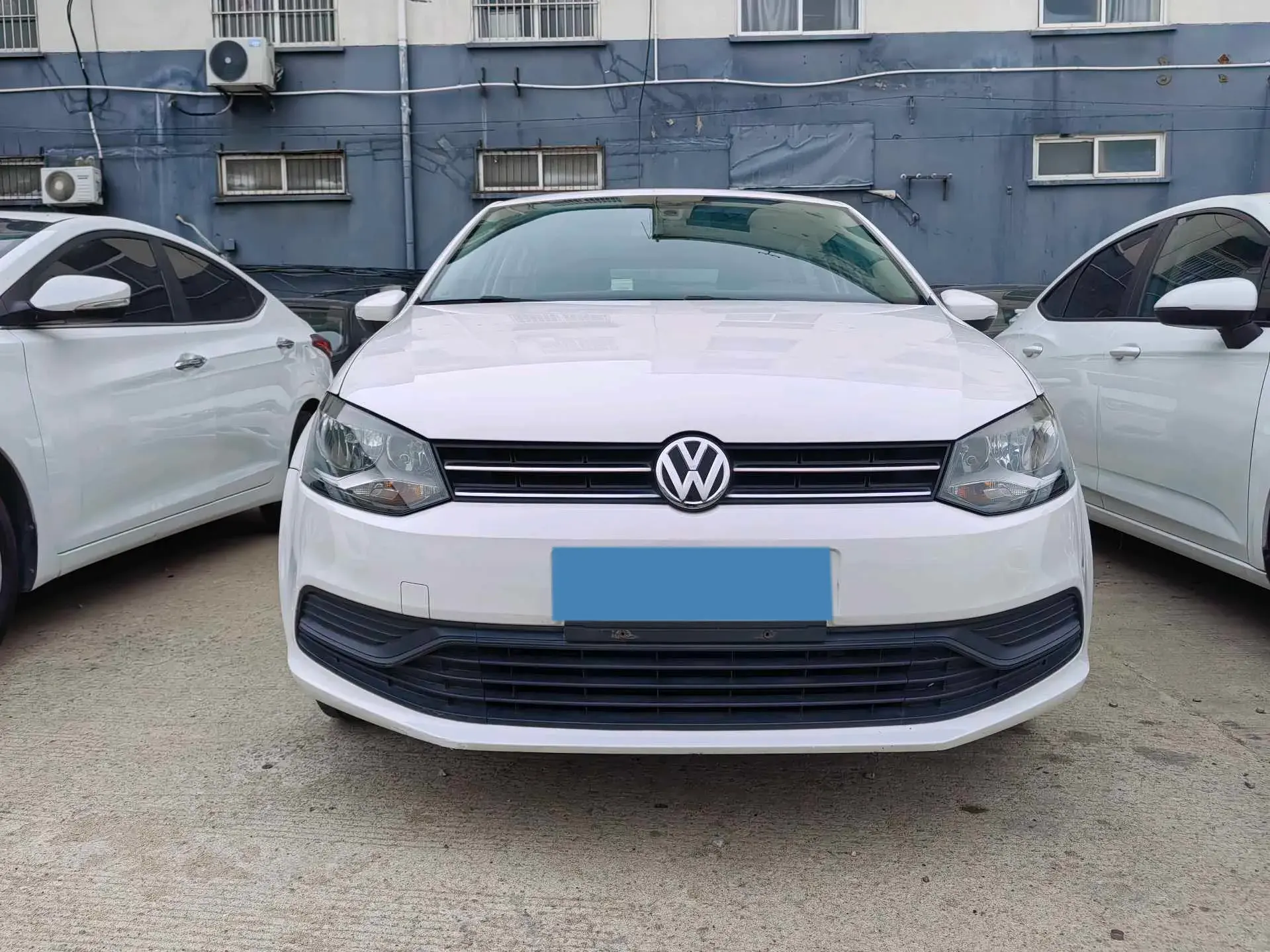 2016 VOLKSWAGEN POLO thumbnail 3