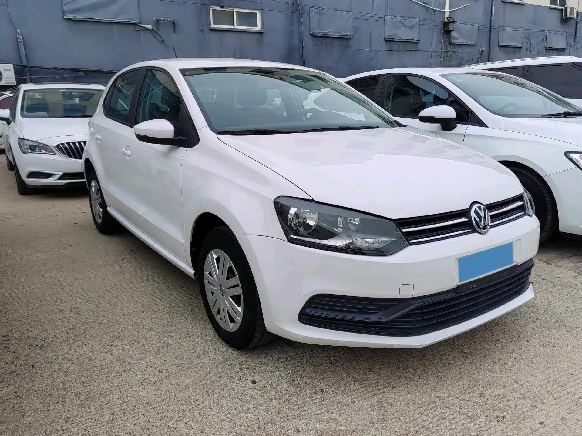 2016 VOLKSWAGEN POLO thumbnail 2