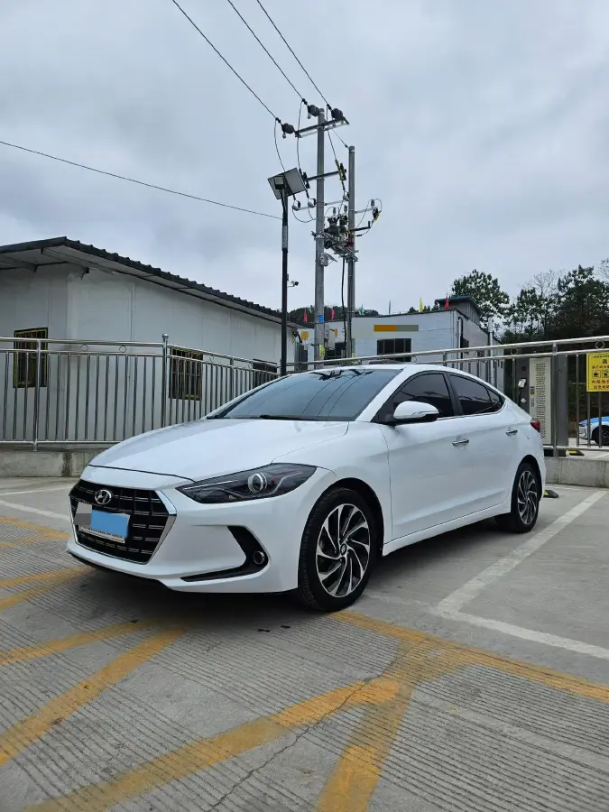 2019 Hyundai Elantra 1.4T 130HP L4 7DCT