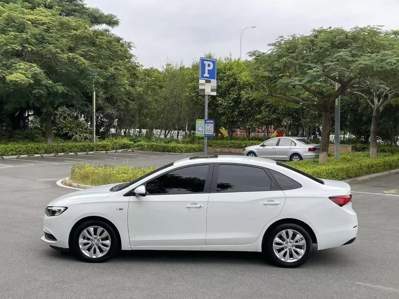 2020 BUICK REGAL thumbnail 3