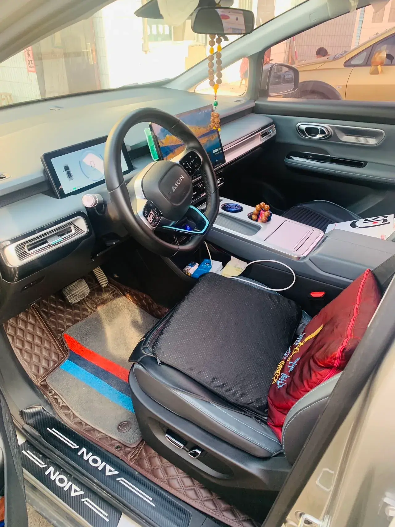 2023 AION Y thumbnail 2