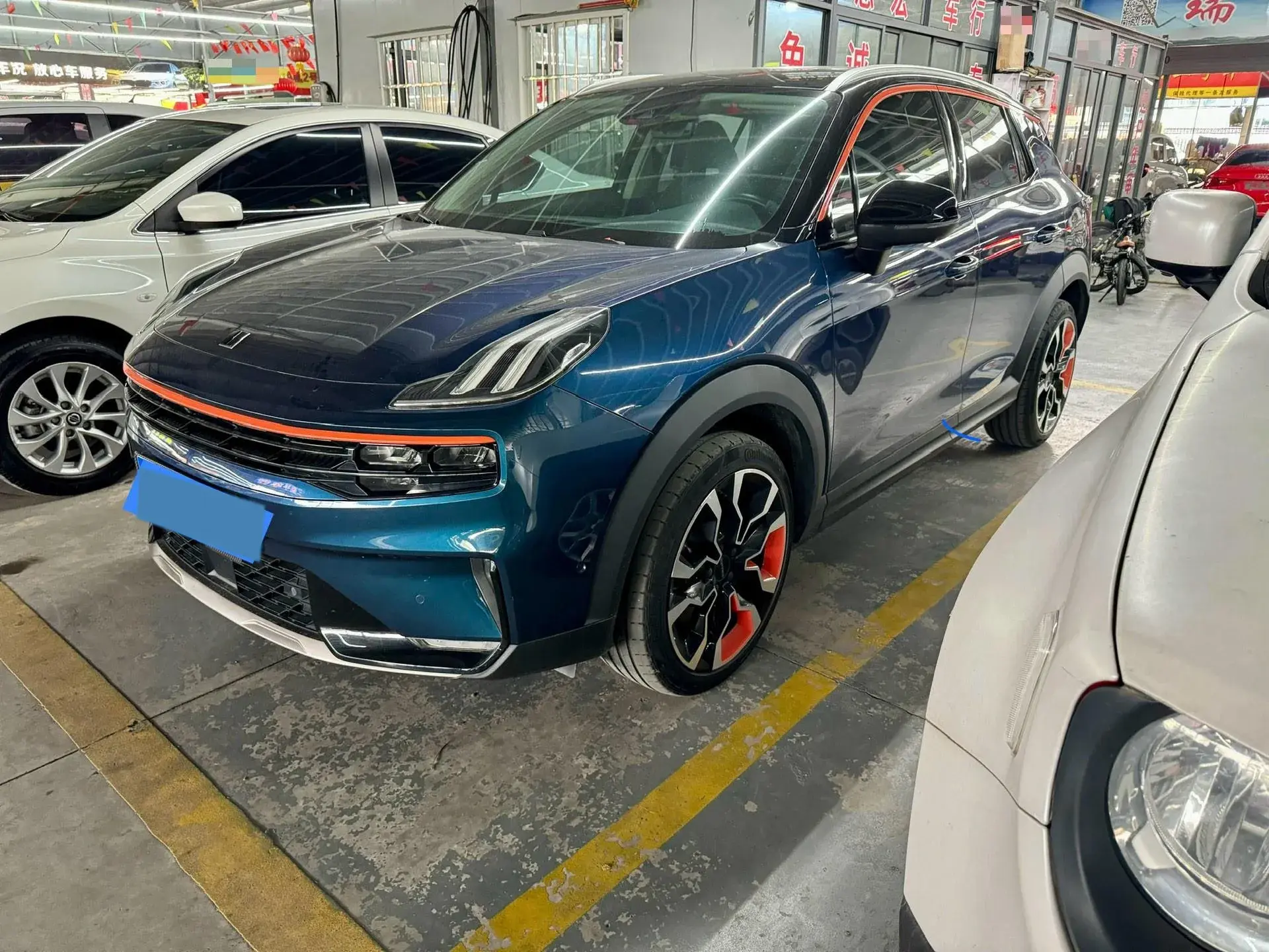 2020 LYNK&CO 06 view 1