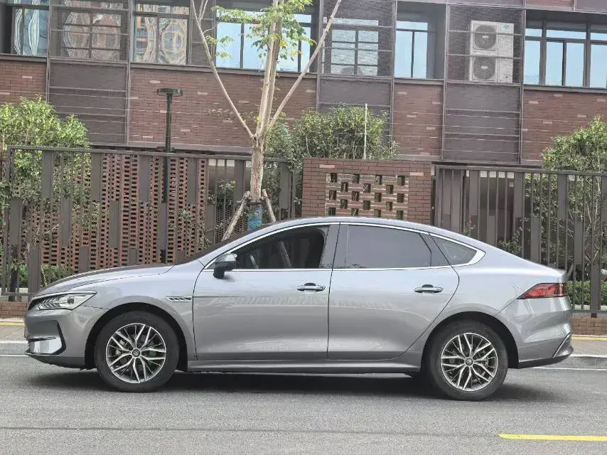 2023 BYD QIN thumbnail 3