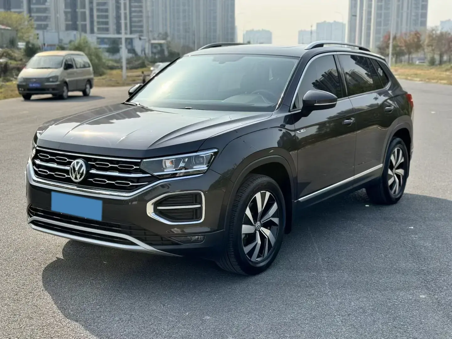 2019 VOLKSWAGEN TAYRON view 1