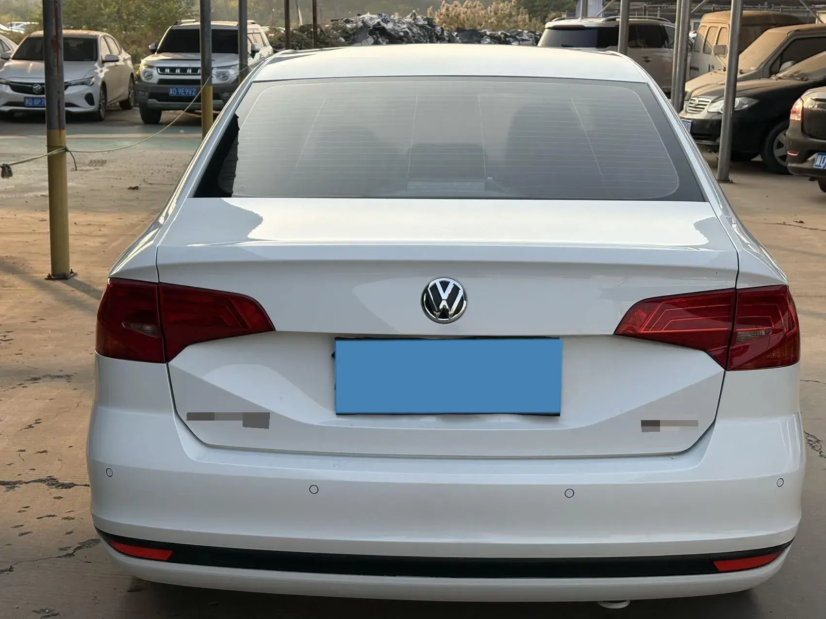 2018 VOLKSWAGEN BORA thumbnail 4