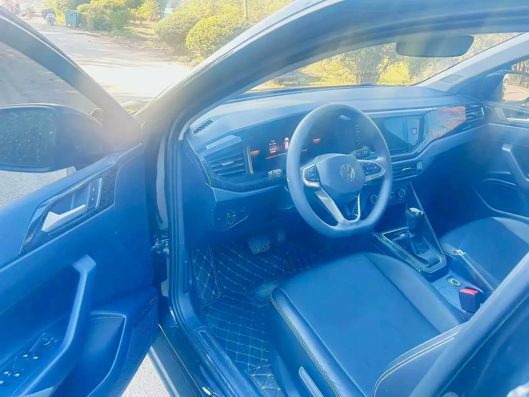 2023 VOLKSWAGEN LAVIDA thumbnail 4