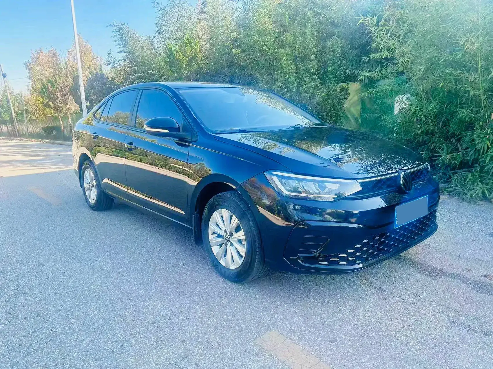 2023 VOLKSWAGEN LAVIDA thumbnail 3