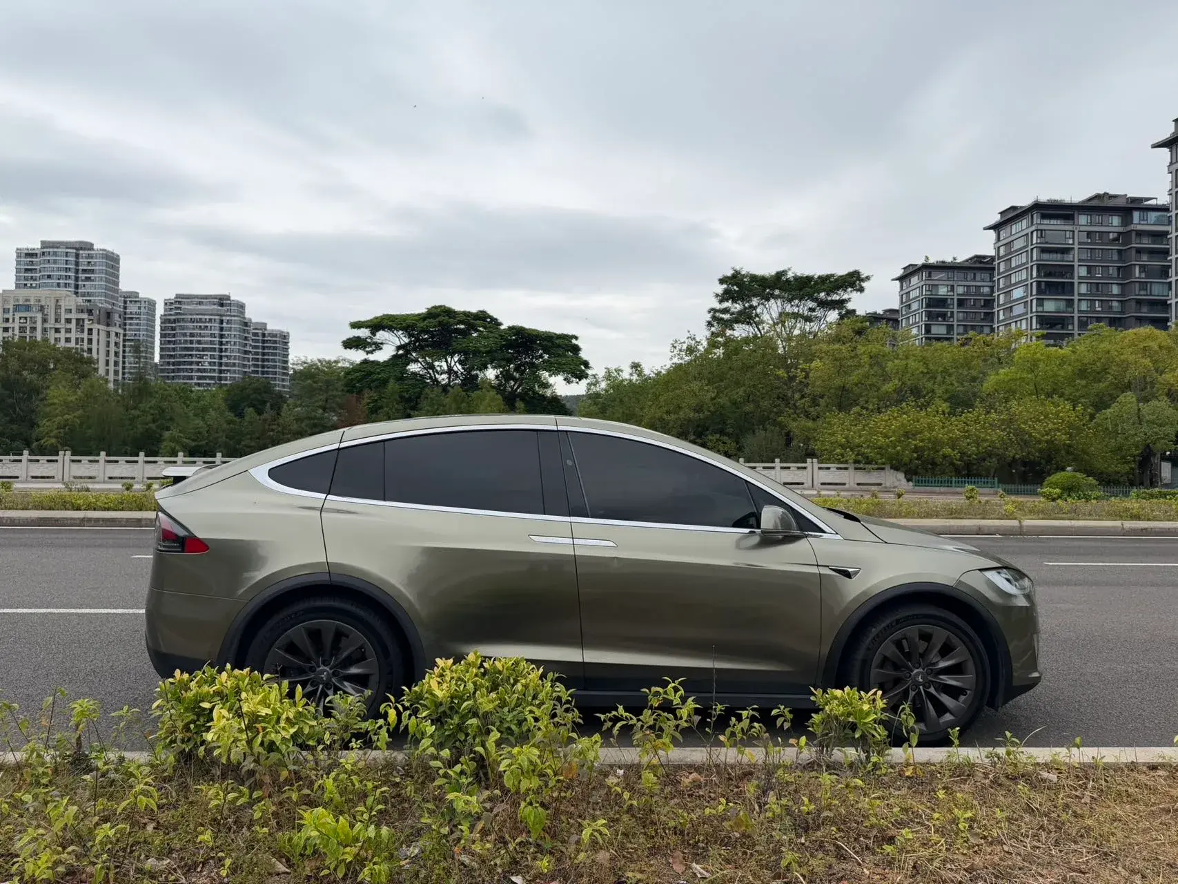 2017 TESLA MODEL thumbnail 4