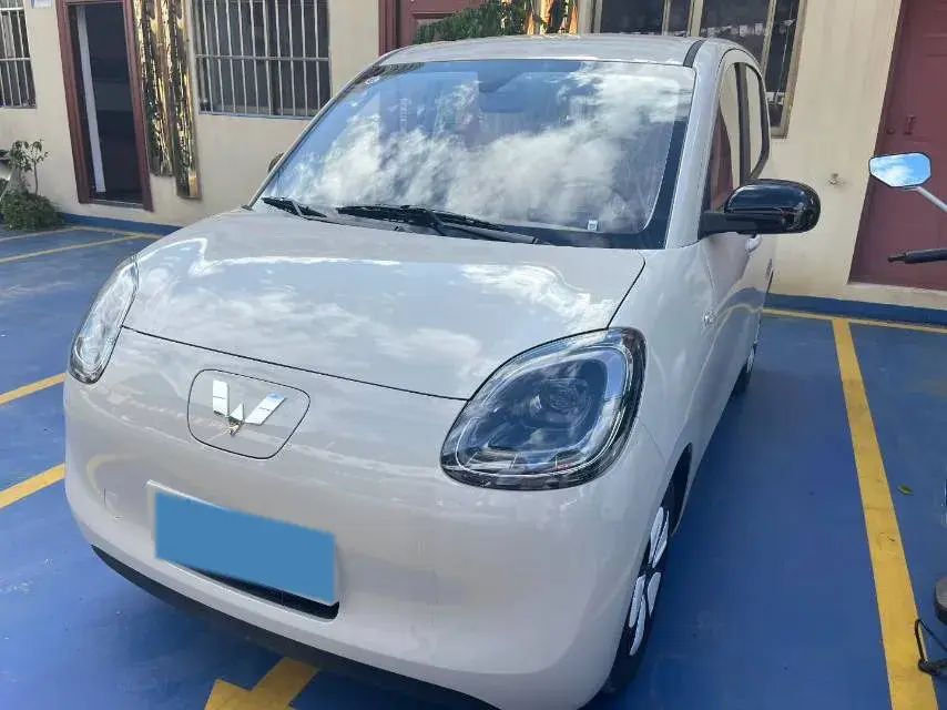 2025 WULING HONGGUANG view 1