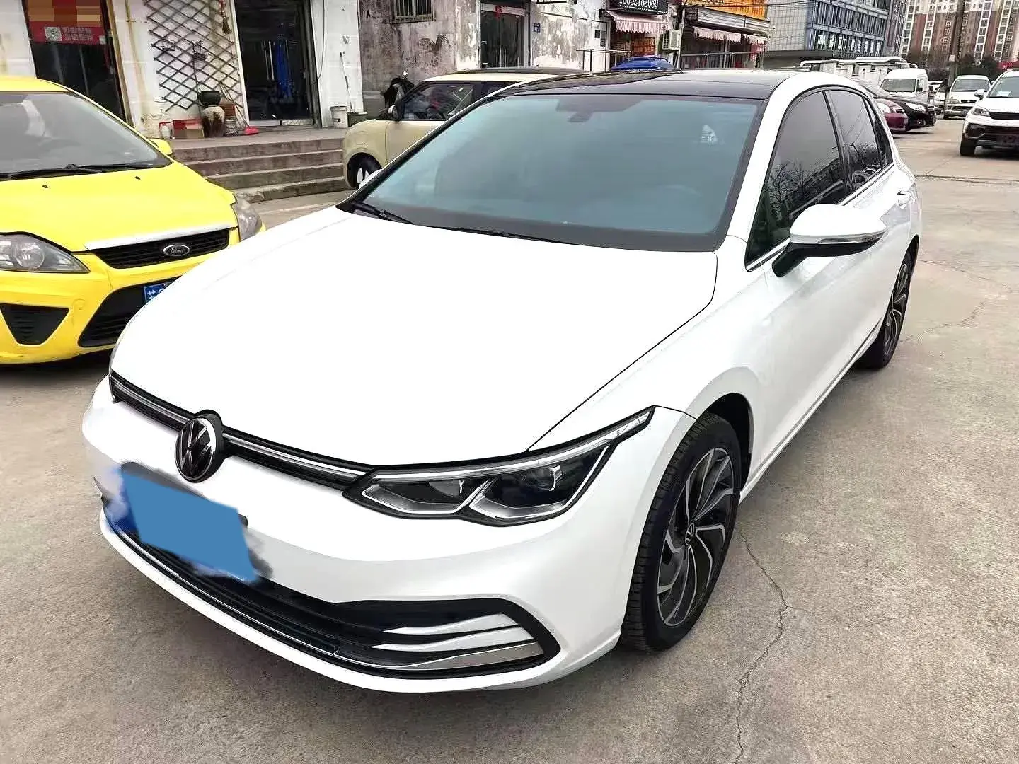 2021 VOLKSWAGEN GOLF view 1