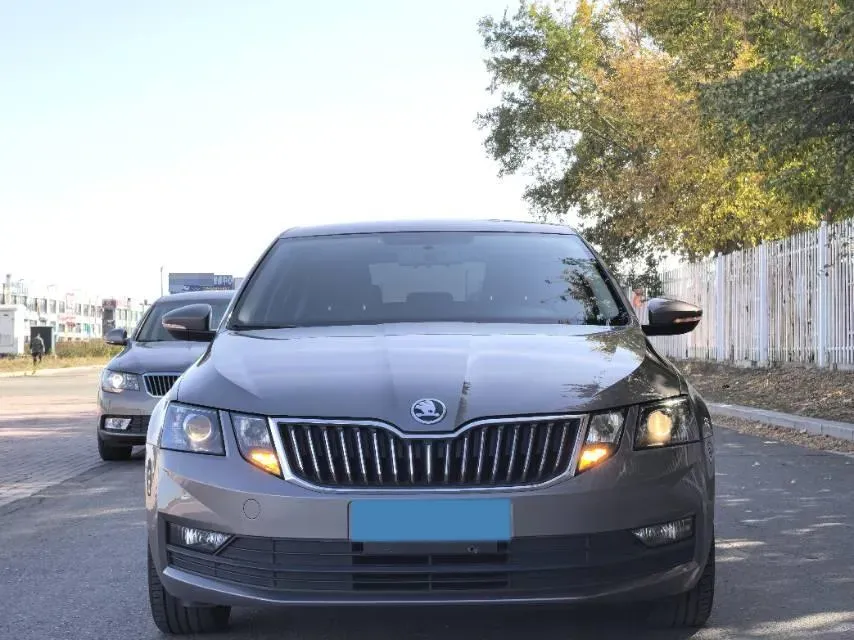 2018 Skoda Octavia 1.6L 110HP L4 6AT,autocango,china used car exporter,china ev exporter,chinese used car exporter,chinese used ev exporter