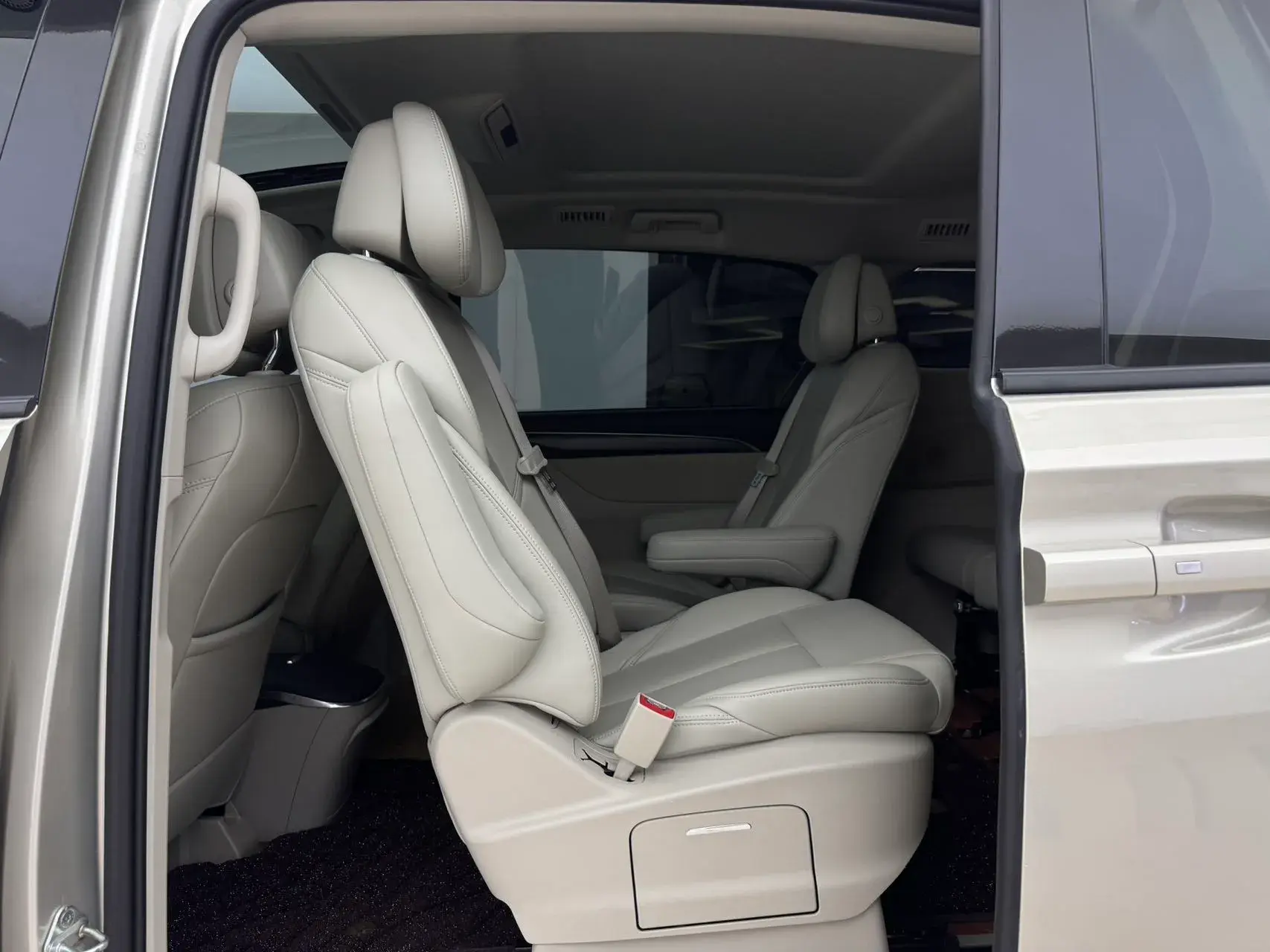 2023 BUICK GL8 thumbnail 4