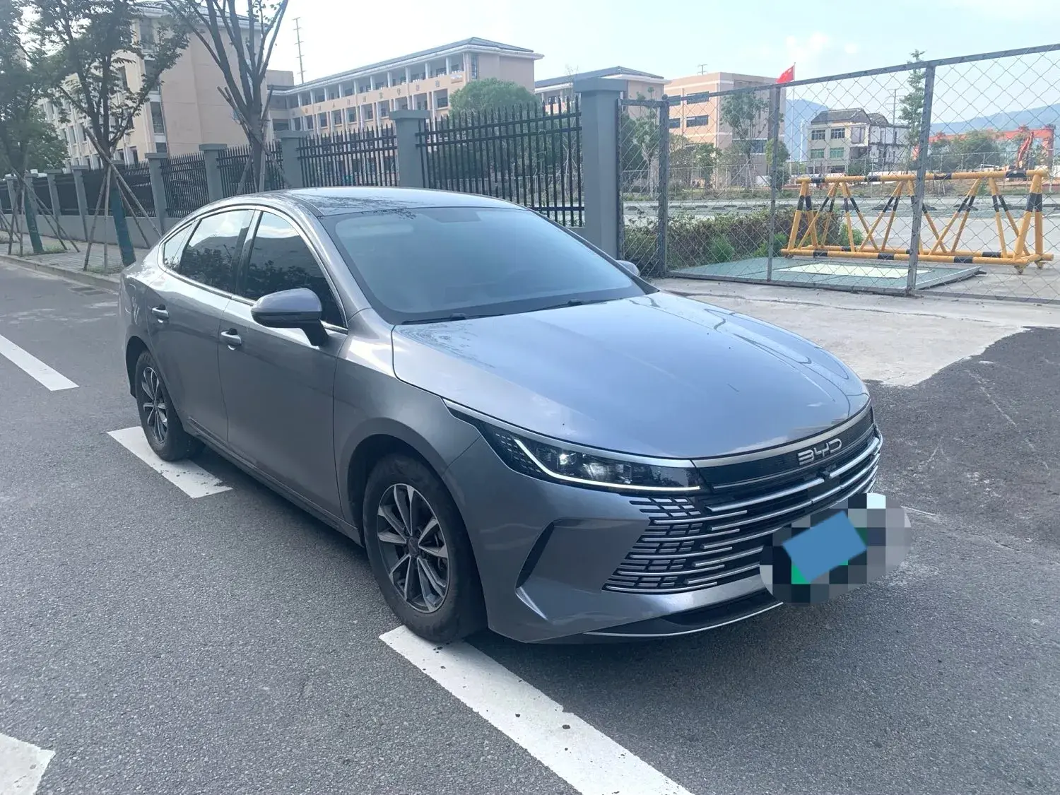 2024 BYD DESTROYER thumbnail 2