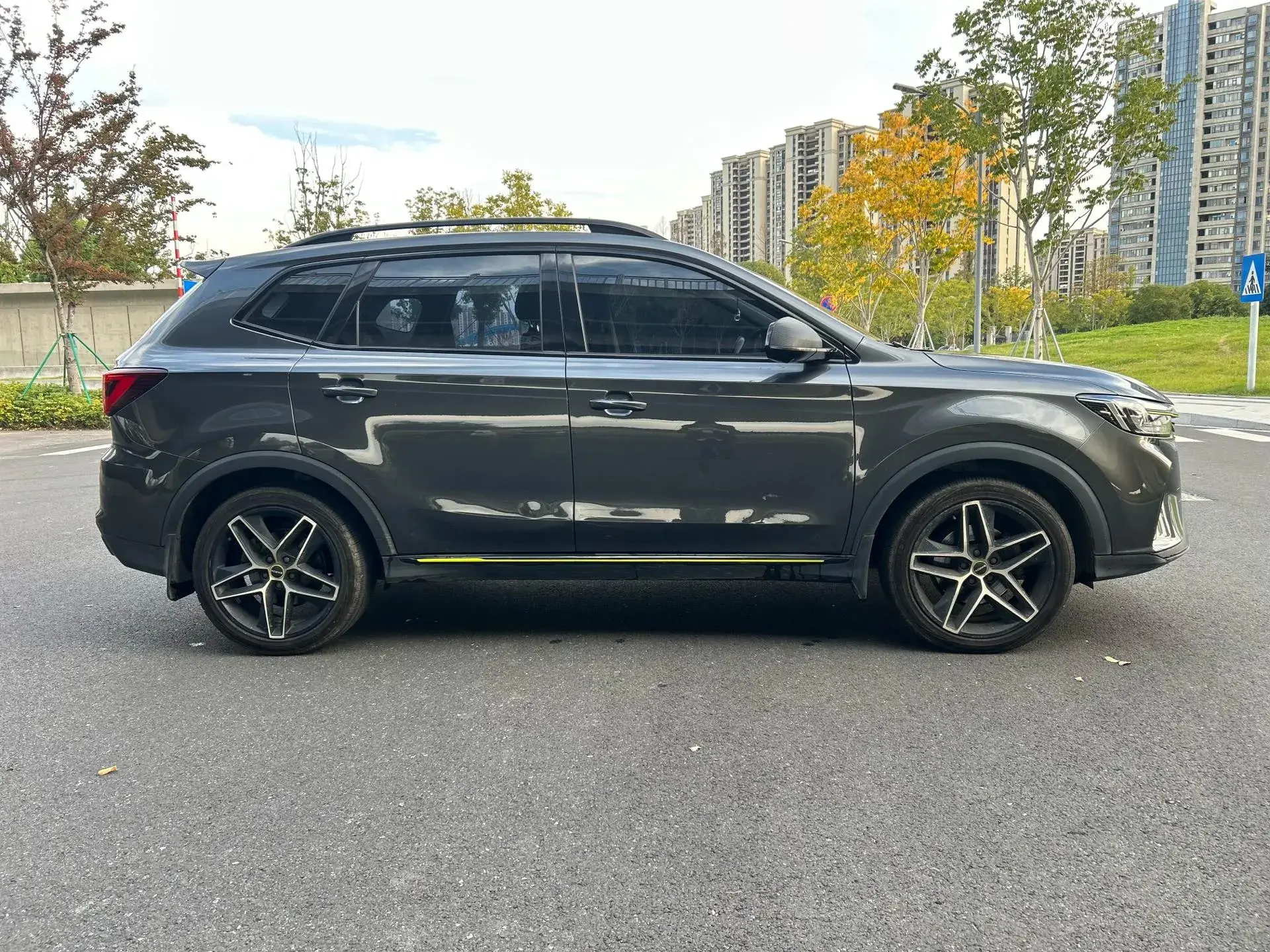 2021 ROEWE RX5 thumbnail 4