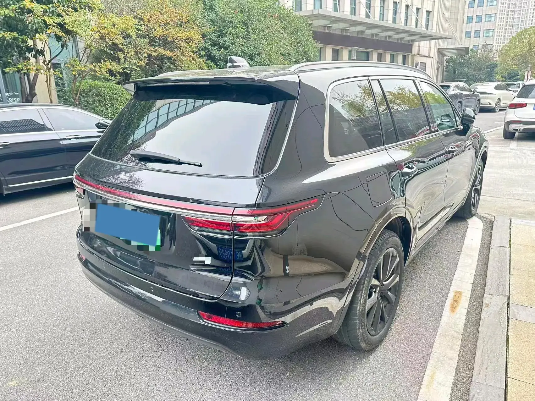 2021 LI ONE thumbnail 3