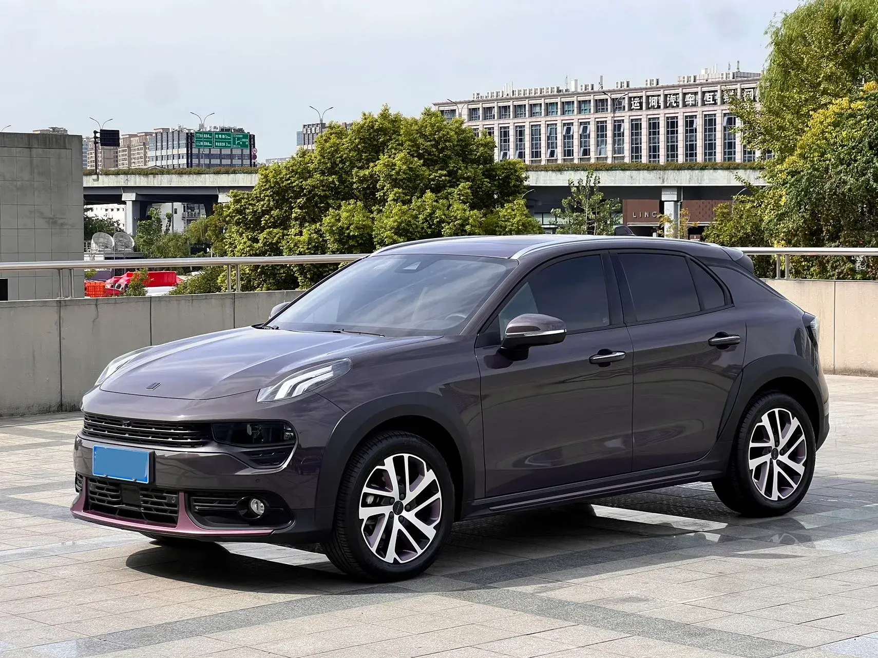 2020 LYNK&CO 02 view 1