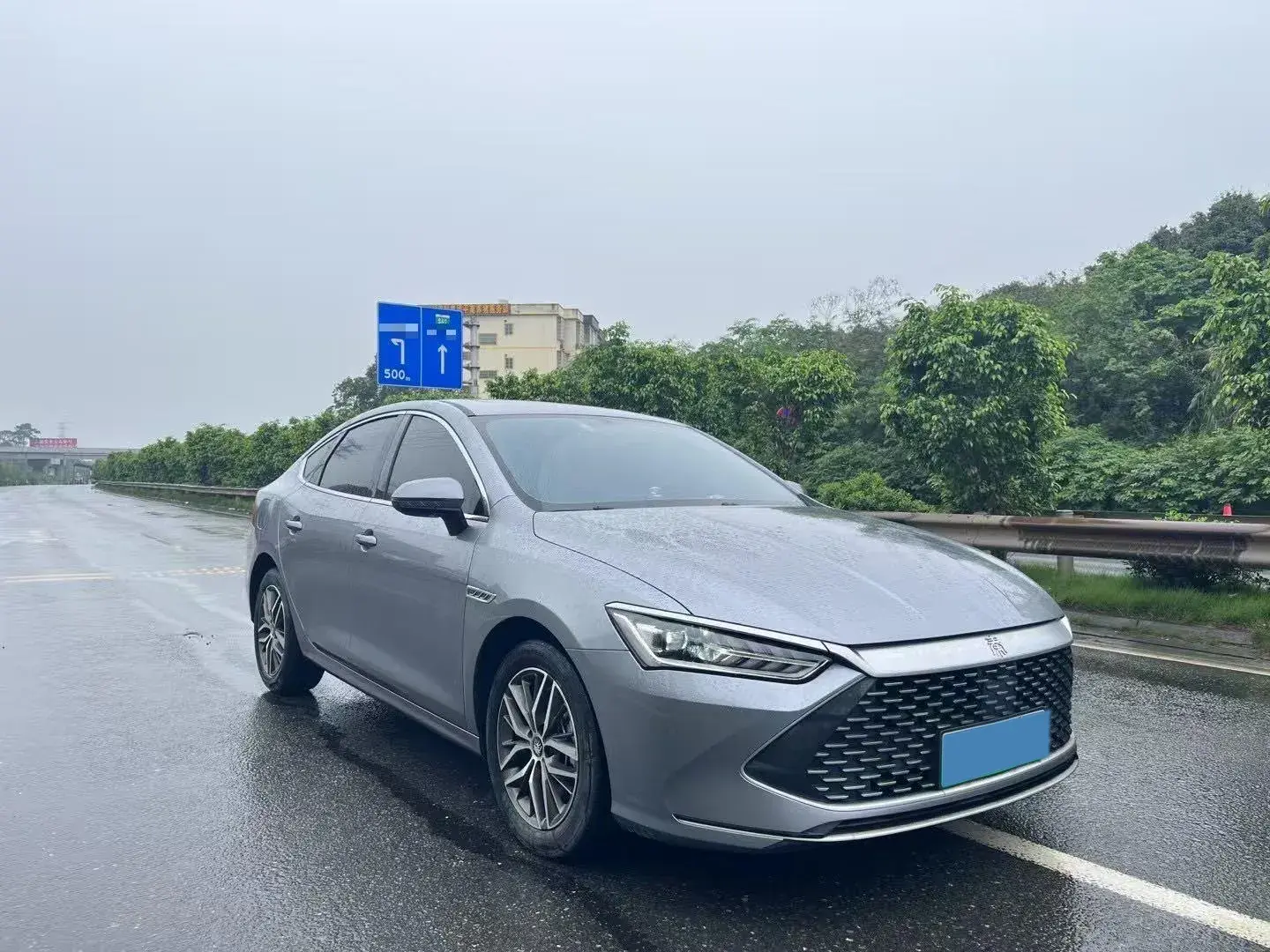 2021 BYD QIN thumbnail 2