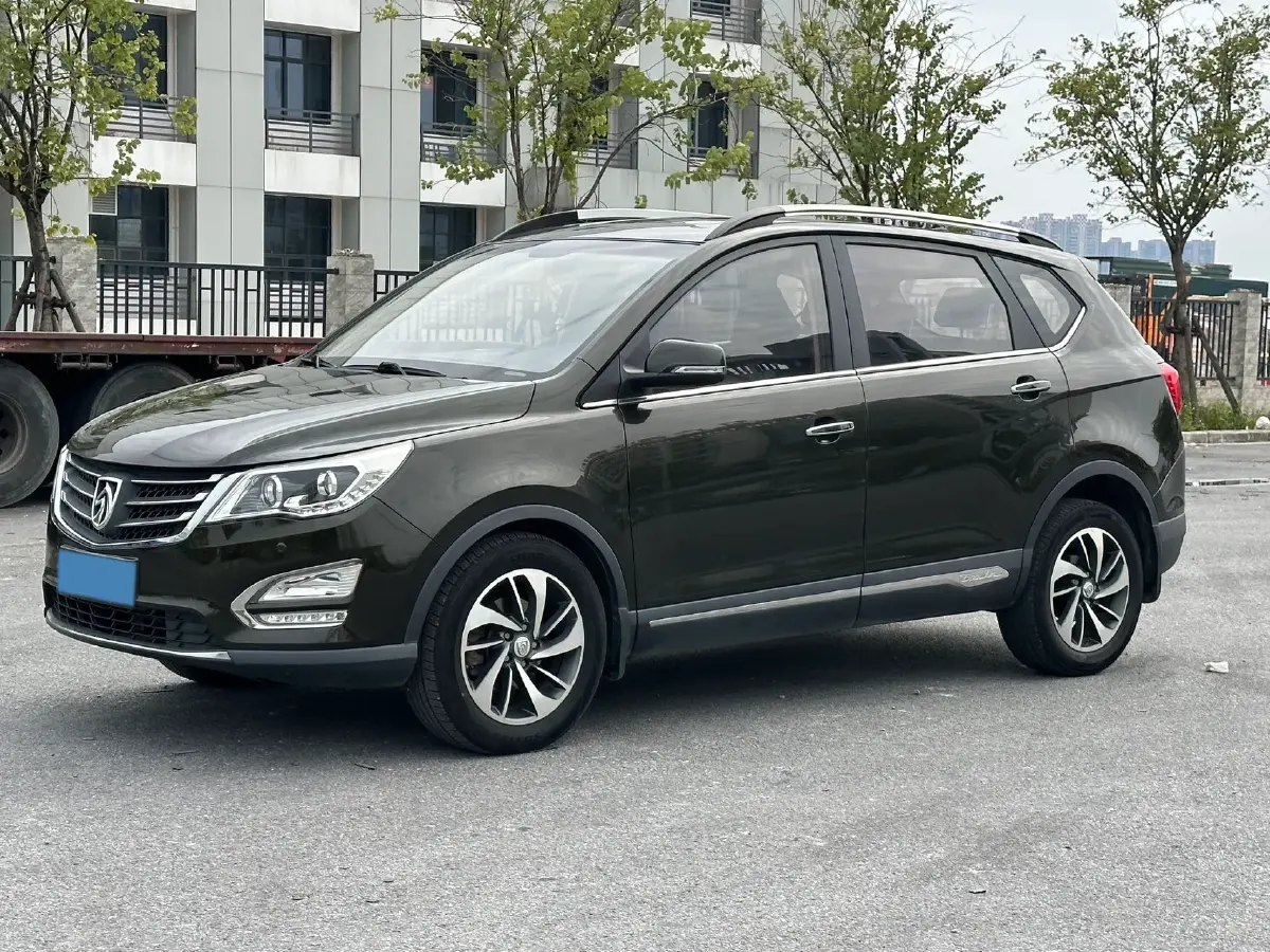 2016 BaoJun 560 1.8L 137HP L4 6MT