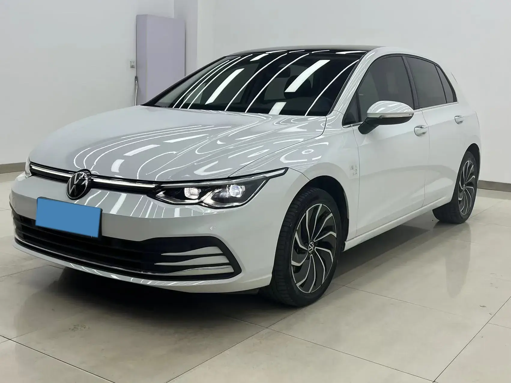 2021 VOLKSWAGEN GOLF view 1