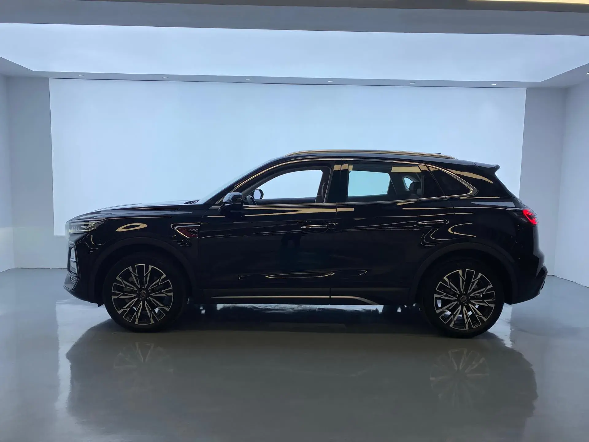 2025 HONGQI HS5 thumbnail 4