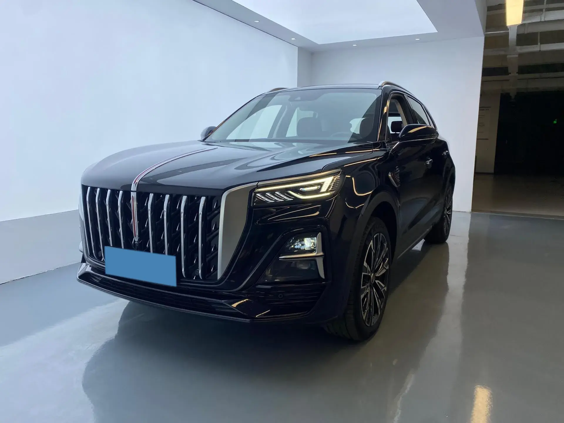 2025 HONGQI HS5 view 1