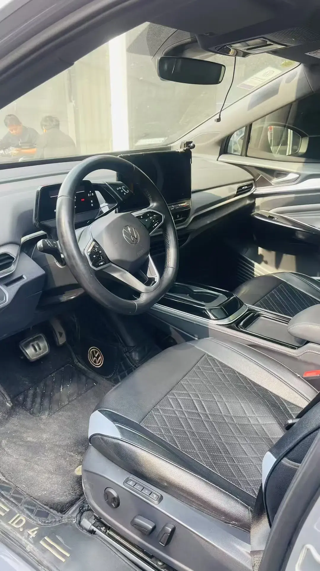 2021 VOLKSWAGEN ID.4 thumbnail 4