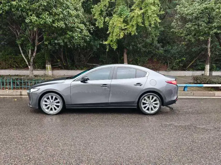 2023 MAZDA 3 thumbnail 3